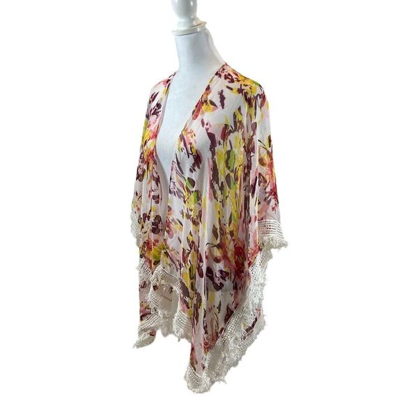 Steve Madden White and Floral Fringe Kimono One Size Fits Most - Picture 2 of 9
